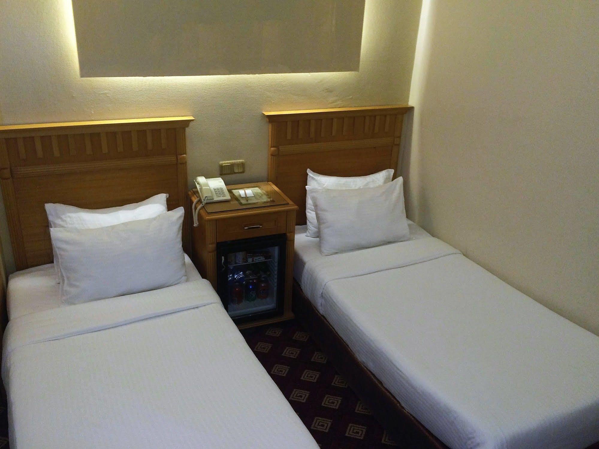 Park Star Hotel Taksim Istambul Extérieur photo